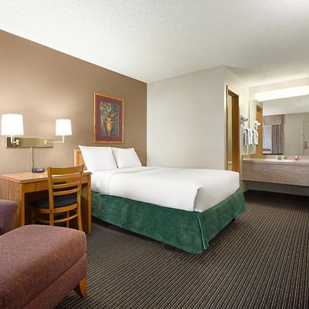 Travelodge By Wyndham Wellington Екстер'єр фото