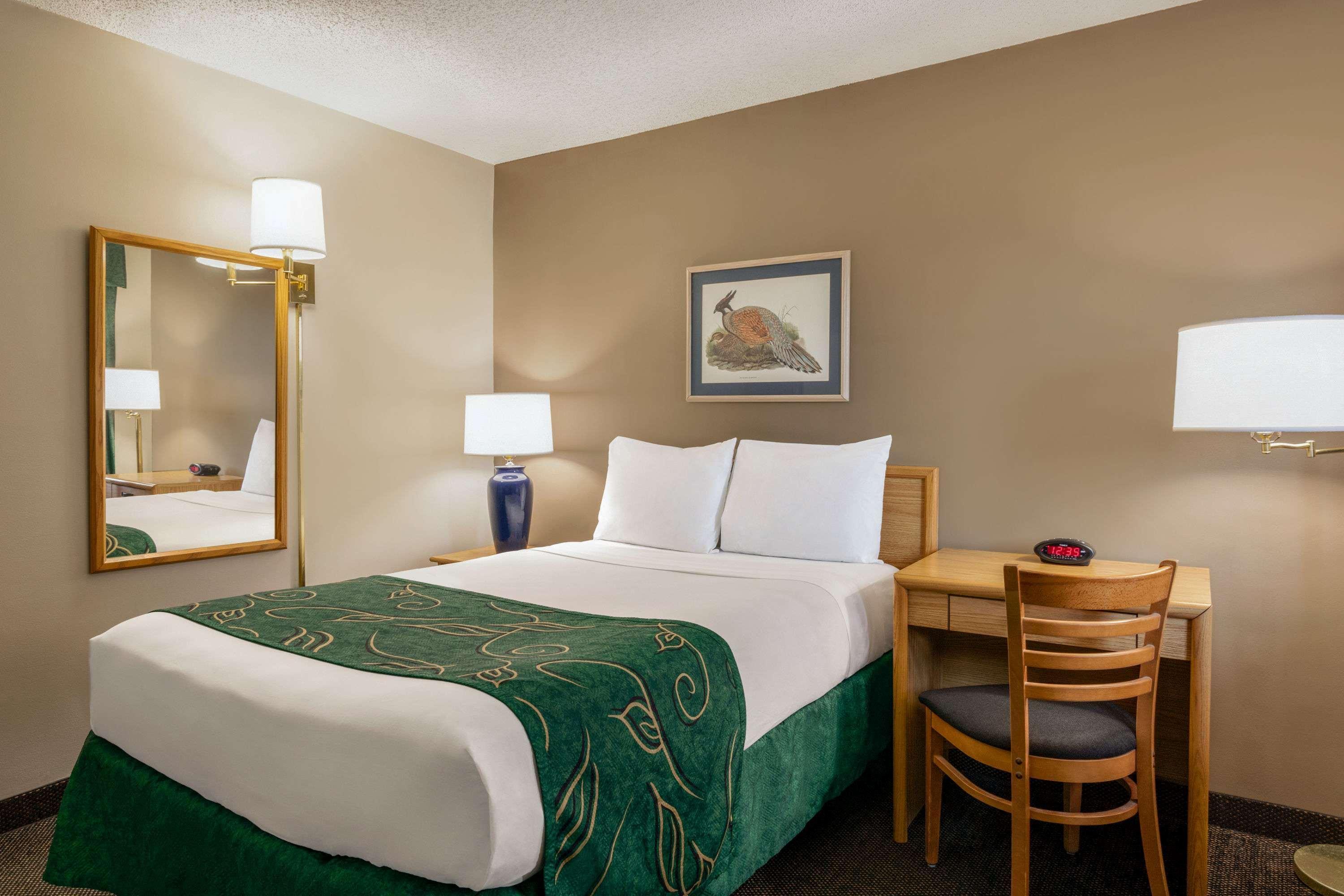 Travelodge By Wyndham Wellington Екстер'єр фото