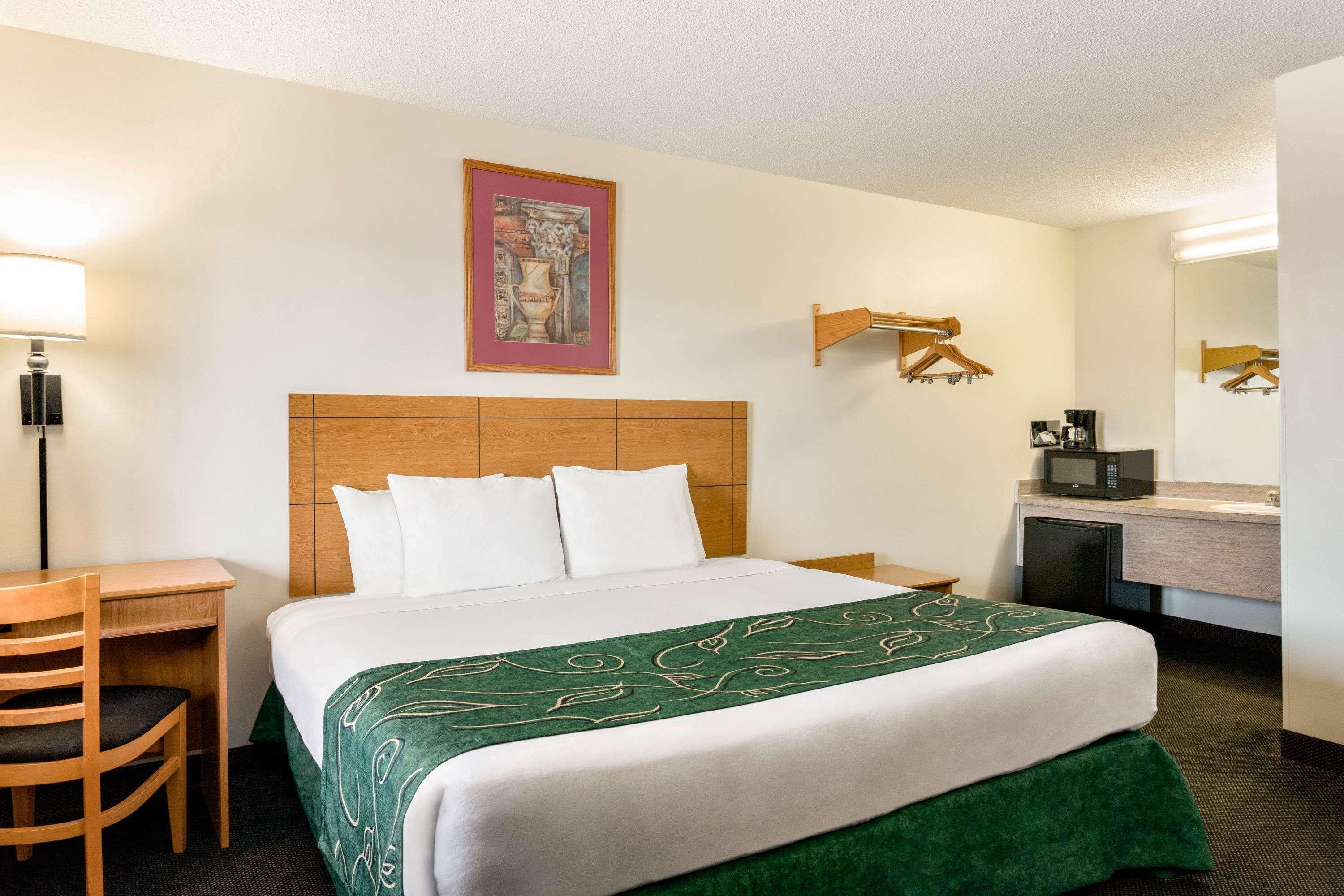 Travelodge By Wyndham Wellington Екстер'єр фото