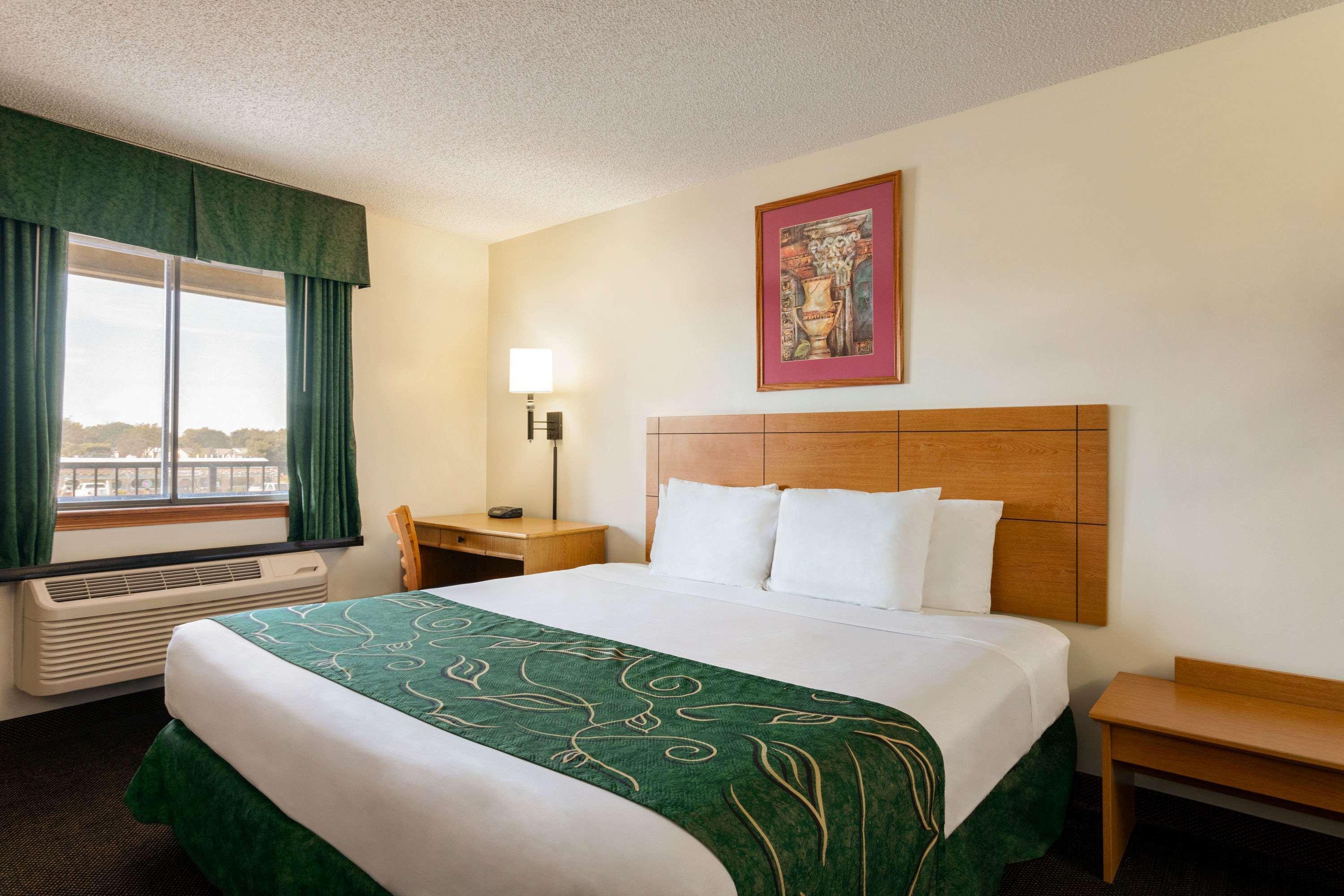 Travelodge By Wyndham Wellington Екстер'єр фото