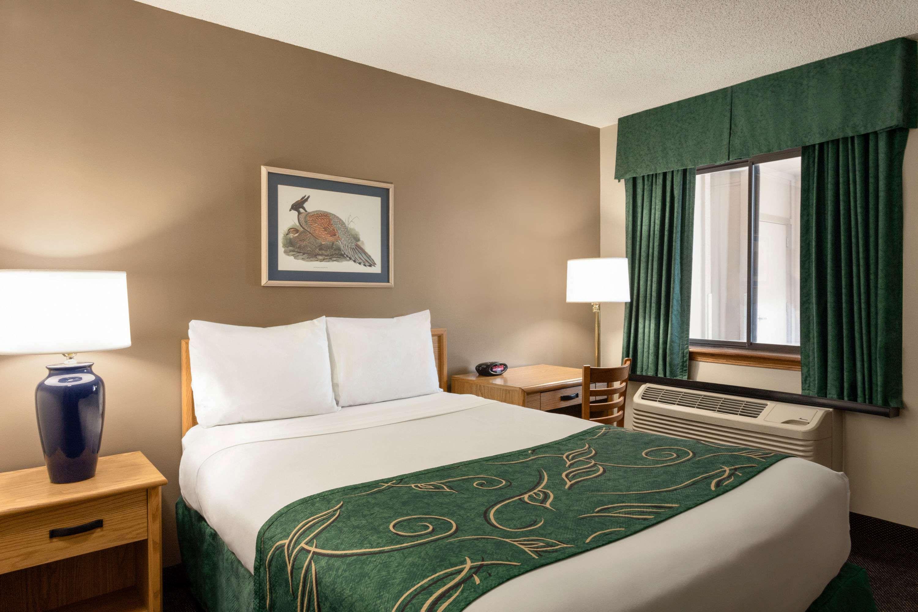 Travelodge By Wyndham Wellington Екстер'єр фото