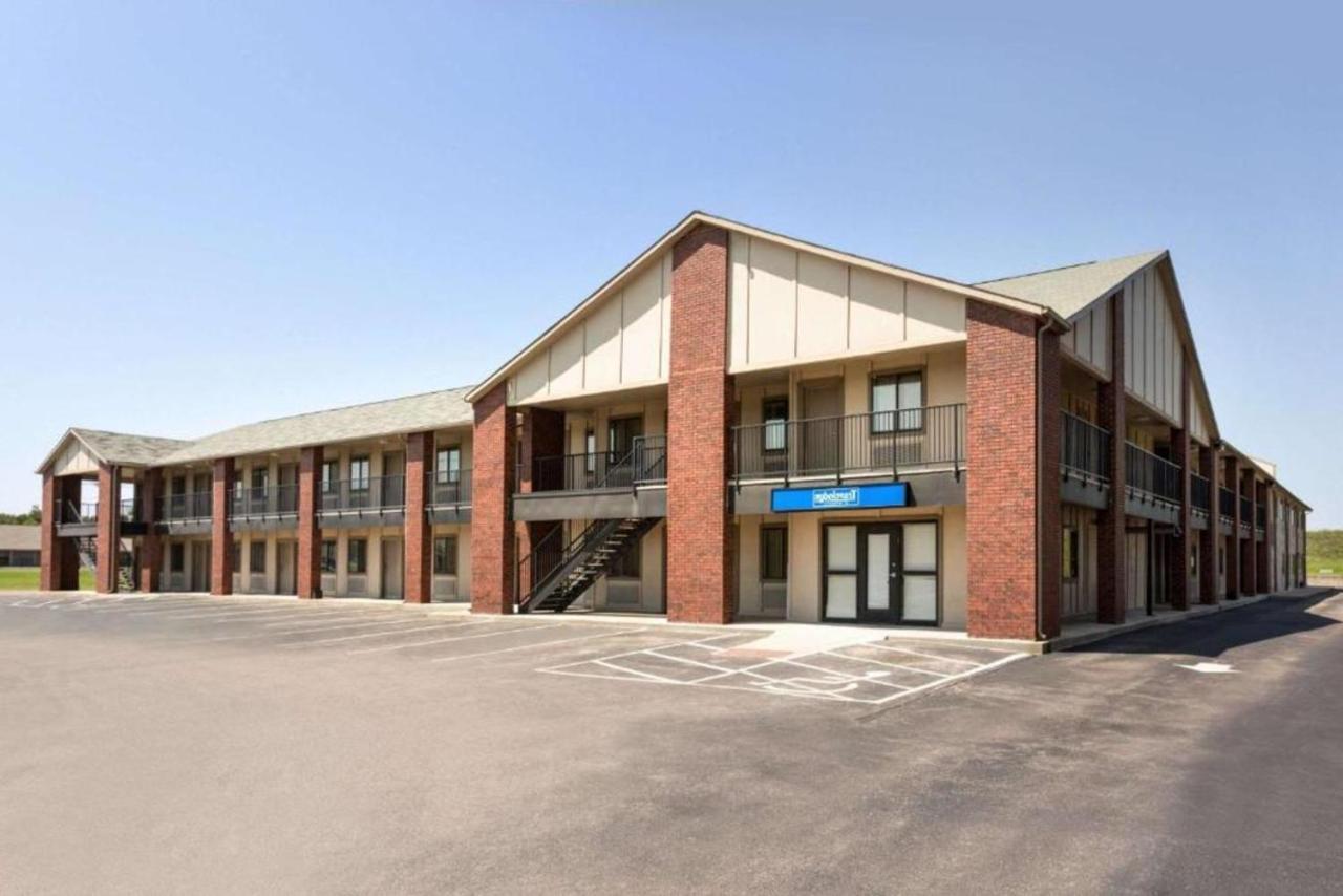 Travelodge By Wyndham Wellington Екстер'єр фото